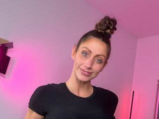 Webcam Snapshot for SkyeHotwife