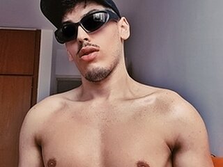 Webcam Snapshot for Alexx Melloo
